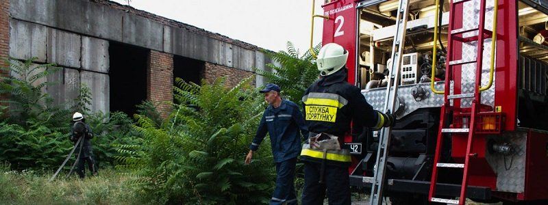 Возле завода Олейна произошел пожар