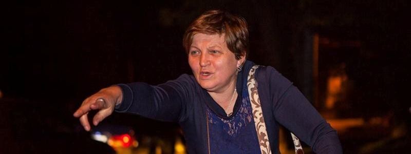 В Днепре пьяная компания жестоко избила таксиста из-за детской коляски
