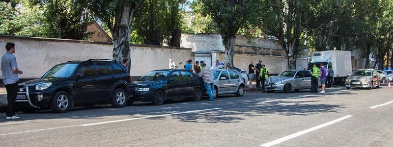 ДТП в центре Днепра: столкнулись пять автомобилей