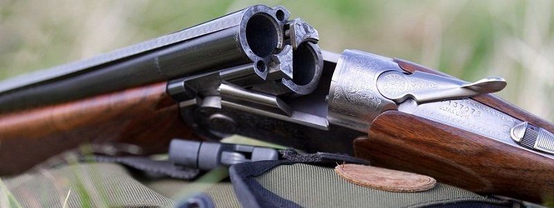 В Днепре мужчина держал под прицелом ружья невидимых людей и угрожал окружающим