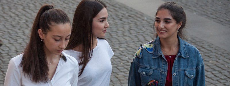 Информатор вышел «на охоту» в Днепре: ищите себя на фотографиях