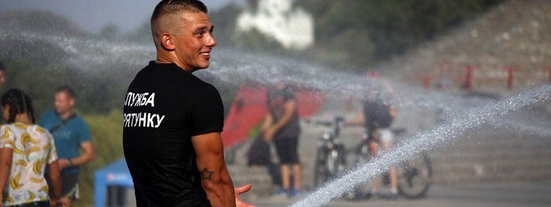 В Днепре появился мурал, посвященный спасателям