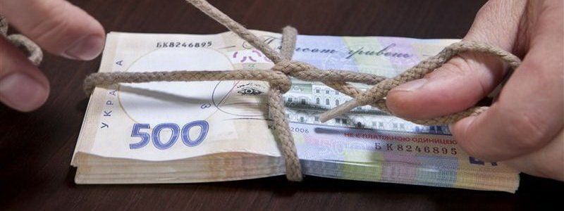 В Днепре чиновника подозревают в хищении 32 миллионов: его взяли под стражу