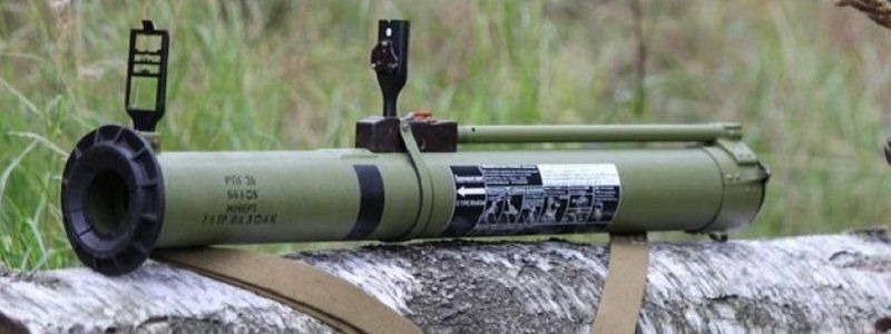 На Яснополянской разгуливал мужчина с гранатометом