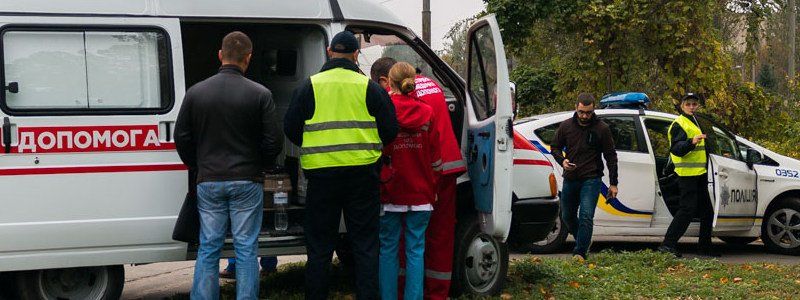 На Мануйловском проспекте столкнулись две машины: пострадала девушка