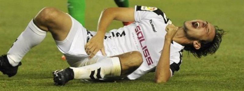 Бывший игрок "Днепра" бутсой разбил пах партнеру: на пенис наложили 10 швов