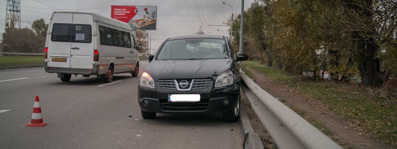 Неудачный маневр: на Набережной Заводской Chevrolet стал причиной аварии