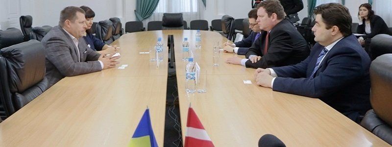 Развитие торгово-экономических связей и открытие консульства: мэр Днепра Борис Филатов встретился с Послом Латвийской Республики в Украине Юрисом Пойкансом
