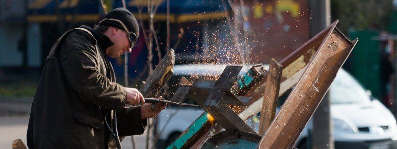 Большая зачистка: на Красном Камне демонтировали незаконный киоск