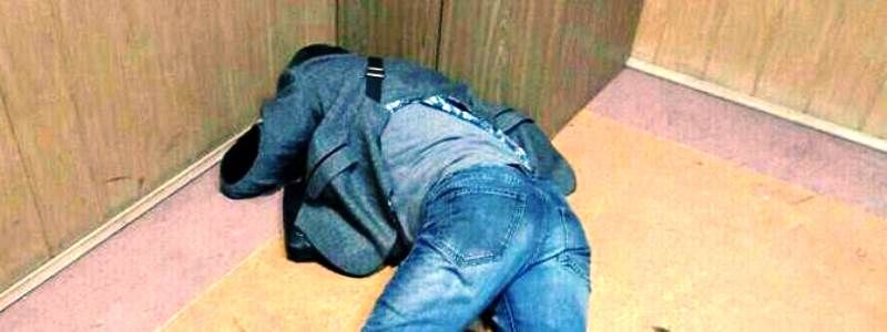 Полицейский Днепра в неприглядном виде стал звездой интернета
