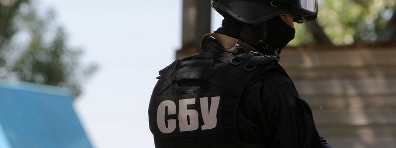 Бизнесмен из Днепра пытался незаконно ввезти в страну аппаратуру для прослушивания звонков на 200 тысяч долларов