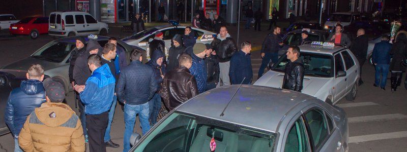 В Днепре водитель Lexus отказался платить за услугу "трезвый водитель"