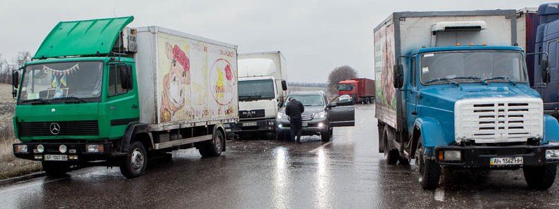 Многочисленные ДТП и парализованное движение: Криворожская трасса во льду