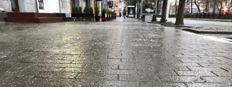 Гололед в Днепре: меры безопасности и первая помощь при травмах