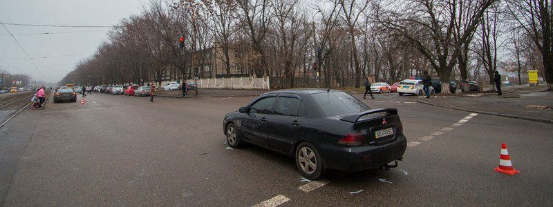 ДТП на Богдана Хмельницкого: столкнулись Mazda и Mitsubishi