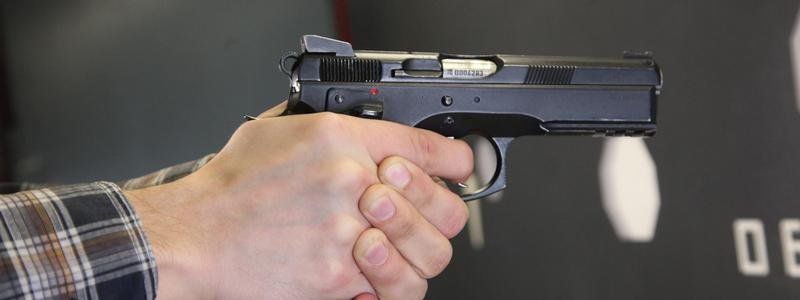 Ночью в частном особняке под Днепром расстреляли семью бизнесменов