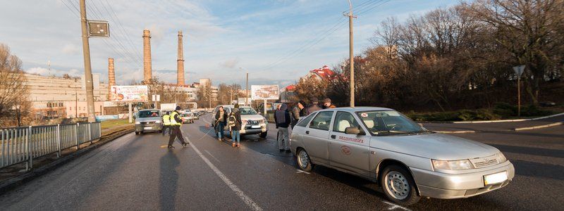 На Космической столкнулись Mitsubishi и Lada