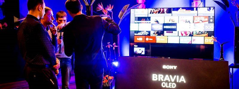 В Днепре показали первый OLED, с которым можно поговорить