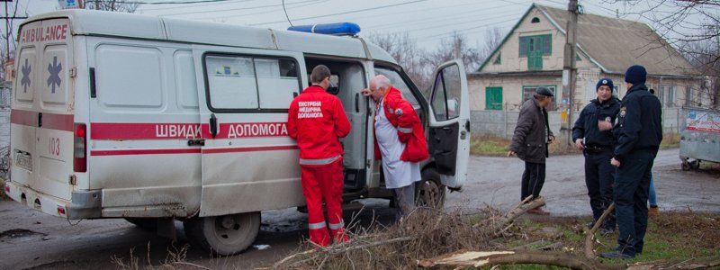 На Игрени парень выбрасывал мусор и попал под колеса ВАЗа