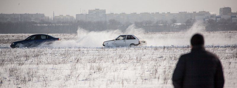 Скорость и адреналин: как в Днепре тренируются автогонщики-любители