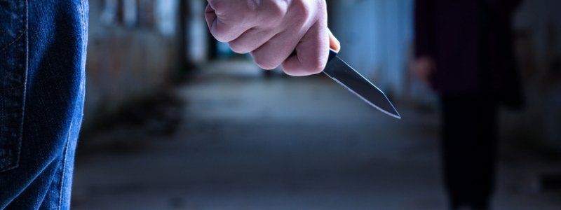 В Днепре мужчина зарезал случайного прохожего