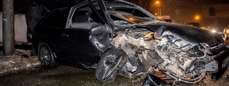 На Победе маршрутка протаранила Lada: у пострадавшей тяжелые травмы