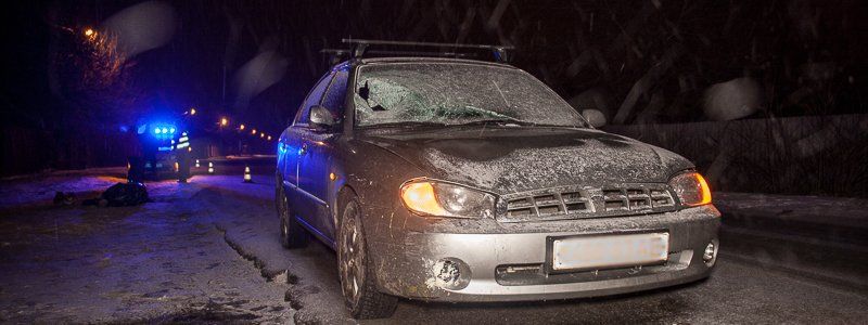 В Днепре на улице Широкой автомобиль насмерть сбил женщину