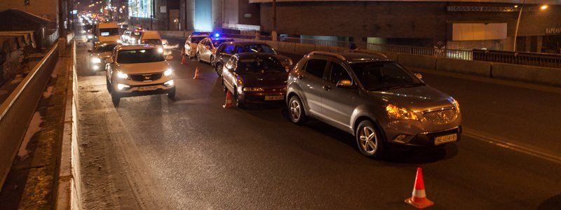 Тройное ДТП на Новом мосту: образовалась пробка