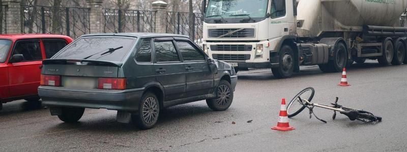 На Байкальской ВАЗ сбил 80-летнего велосипедиста
