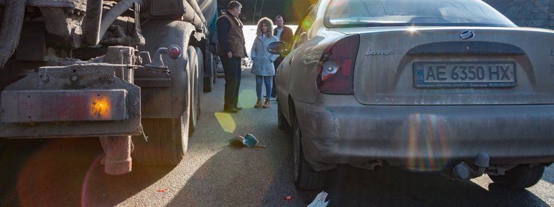 Возле Кайдакского моста произошли сразу две аварии