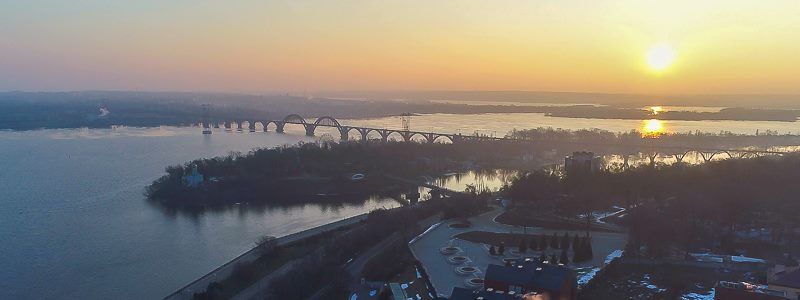 Днепр просыпается: нежный пейзаж утреннего города