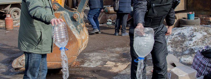 «Дамоклов меч» в действии: в Днепре металл меняли на суррогатную водку