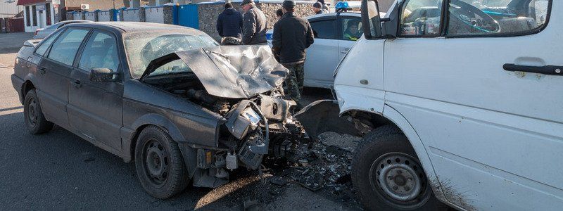 На Передовой Volkswagen влетел в маршрутку с пассажирами: двое детей в больнице