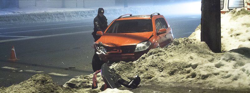 «Сегодня праздник у девчат»: на Запорожском шоссе столкнулись Daewoo и Geely