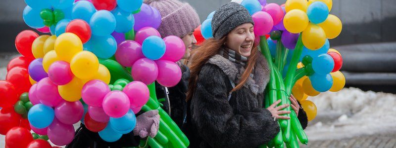 8 Марта: какое настроение у женщин Днепра в этот праздник