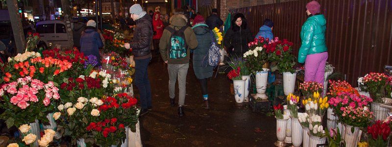 Последний рывок: как проходит цветочная погоня в Днепре 8 Марта