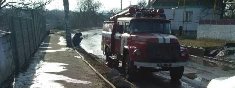 В Днепре несколько домов и дворов подтопило из-за снега