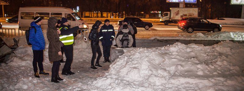 В Днепре на Запорожском шоссе обвалился козырек над подземным переходом