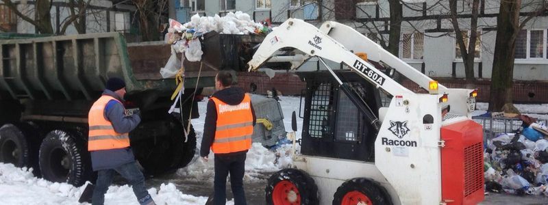 В Днепре за двое суток убрали около 340 тонн мусора