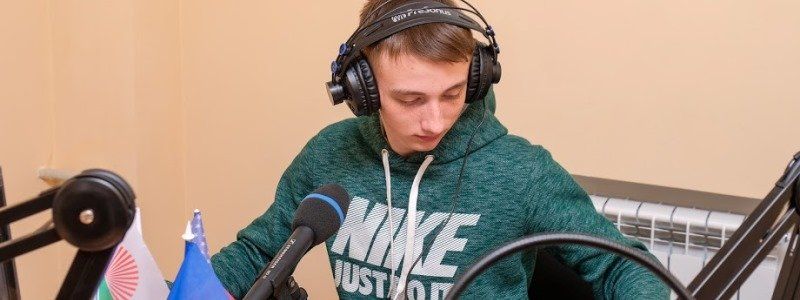 В Слобожанском открыли первую в области молодежную радиостанцию