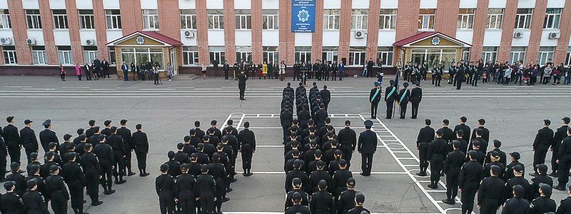 В Днепре патрульные полицейские приняли Присягу