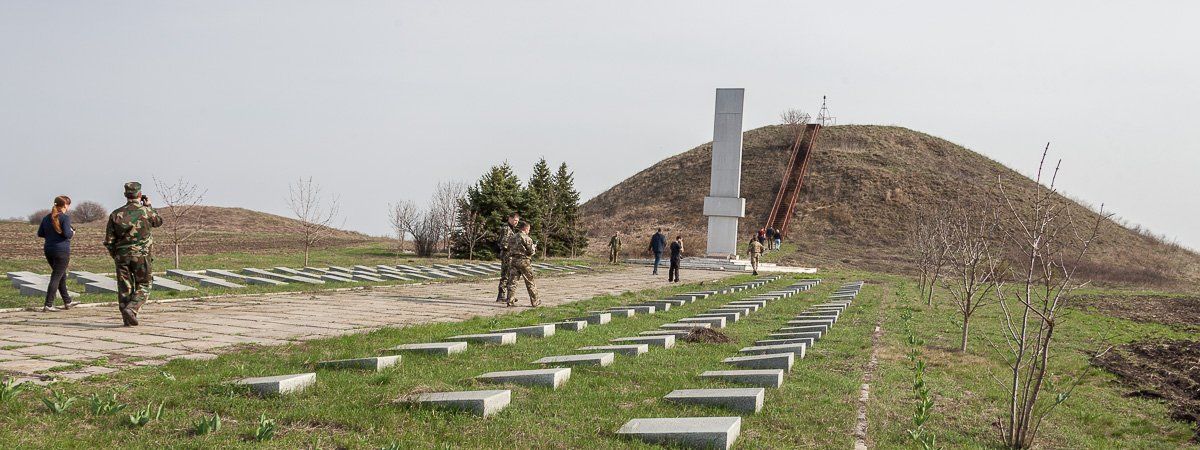 Лара Крофт по-никопольски: в Днепропетровской области неизвестные расхитили курган