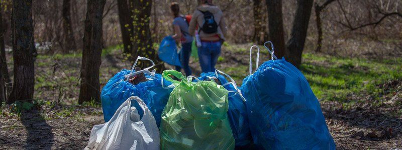 Хватит это терпеть: жители Победы вышли на войну с мусором