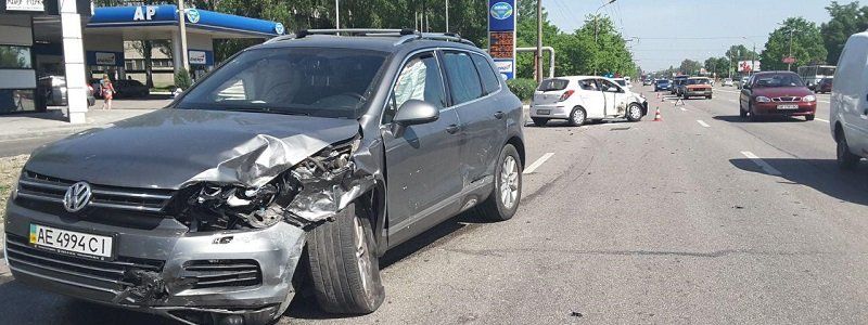 На Победе возле "АТБ" случилось тройное ДТП: пострадали мужчина и женщина