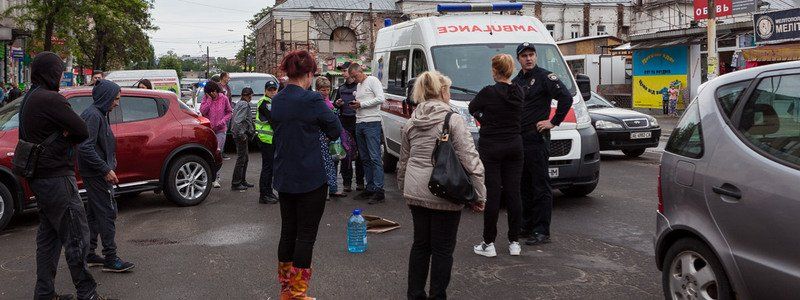 На Пастера Mercedes сбил женщину с ребенком