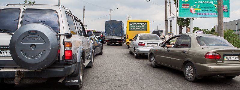 Из-за двойного ДТП на Новом мосту образовалась большая пробка