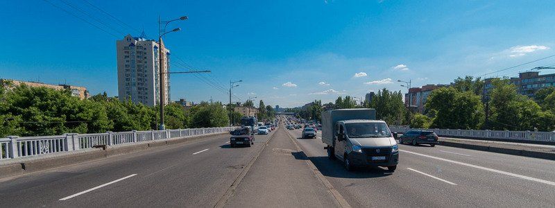 В Днепре улицу Каруны перекроют на полтора месяца: как выглядит виадук на Слобожанском перед ремонтом