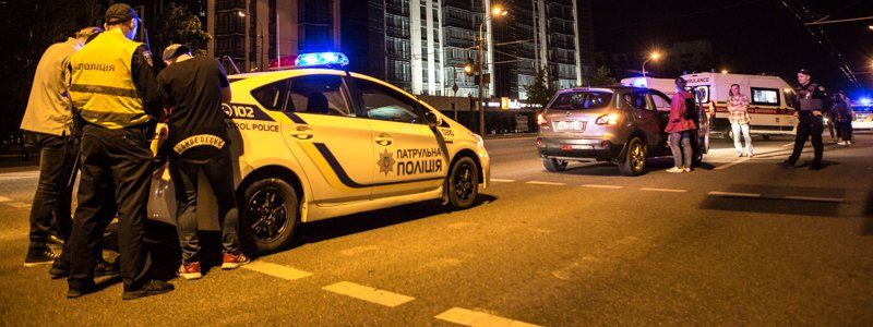 На Набережной Победы Nissan сбил 19-летнего парня, который спешил на маршрутку