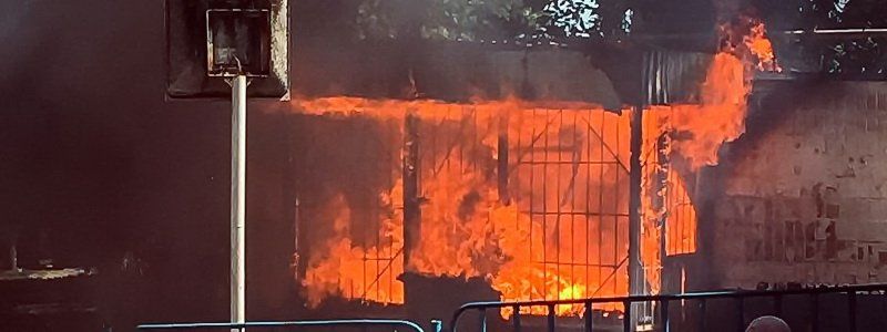 В Днепре на Орловской сгорел киоск