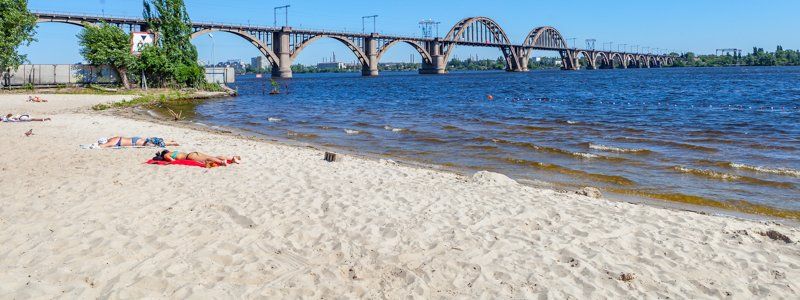Как пляжи Днепра готовят к летнему сезону